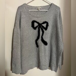 CATO Classic Crewneck Sweater with Graphic Bow Metallic Grey Black Wms Sz 18/20W